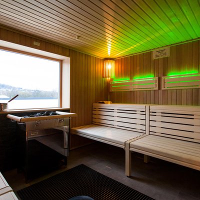 Gesundarium Mühlheim-Kärlich: Sauna Bereich mit Blick in die Natur.